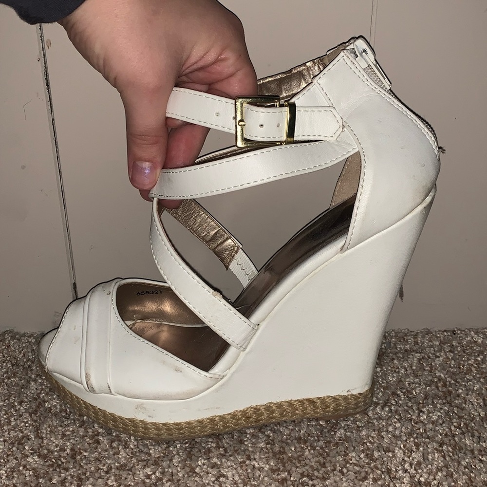 White wedges